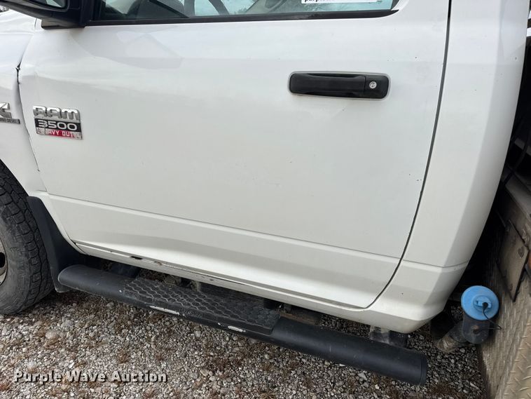 image for item DW6649 2012 Dodge 3500HD flatbed pickup truck