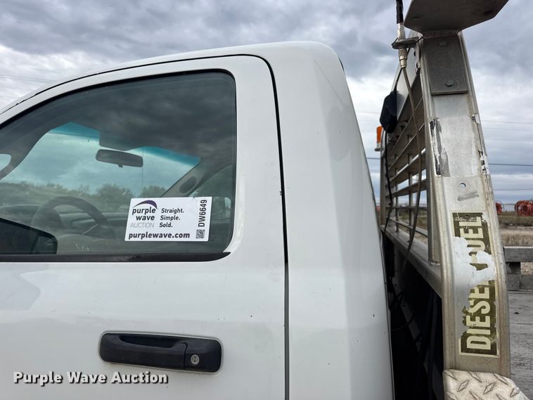 image for item DW6649 2012 Dodge 3500HD flatbed pickup truck