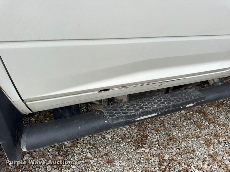 image for item DW6649 2012 Dodge 3500HD flatbed pickup truck