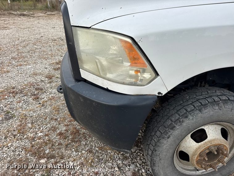 image for item DW6649 2012 Dodge 3500HD flatbed pickup truck