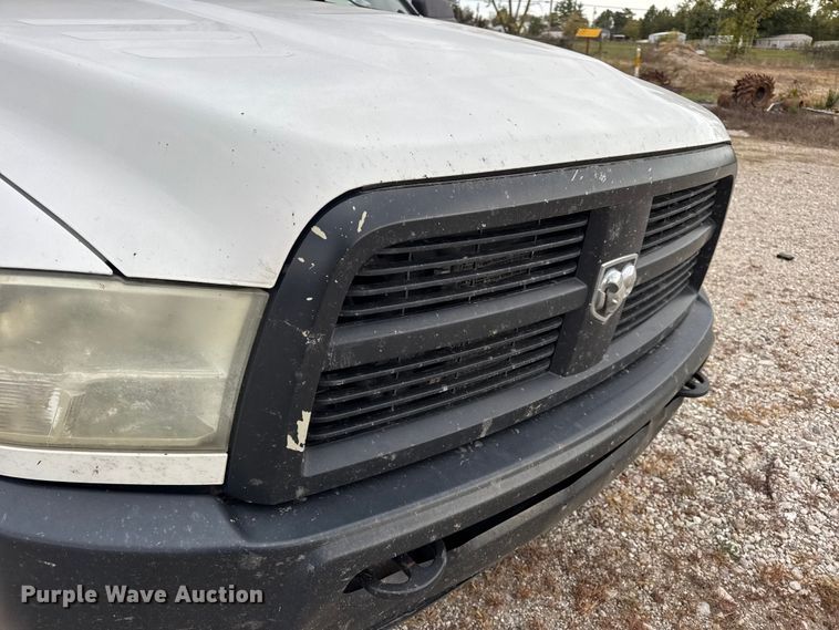 image for item DW6649 2012 Dodge 3500HD flatbed pickup truck