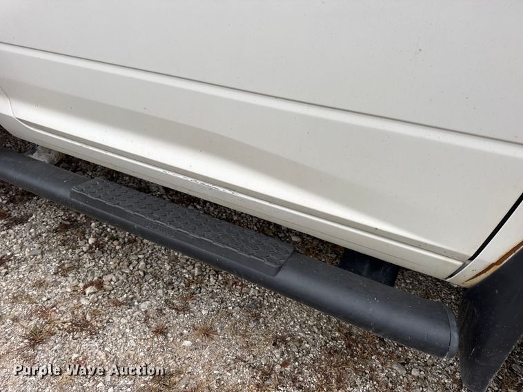 image for item DW6649 2012 Dodge 3500HD flatbed pickup truck