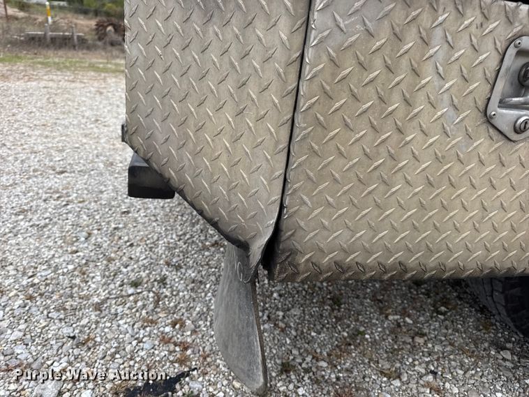 image for item DW6649 2012 Dodge 3500HD flatbed pickup truck