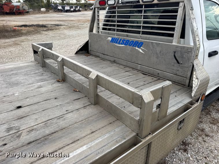 image for item DW6649 2012 Dodge 3500HD flatbed pickup truck