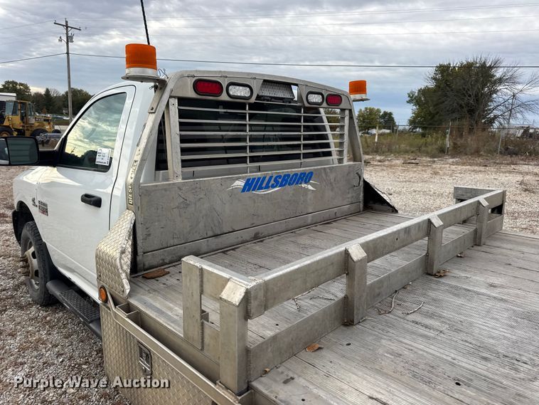 image for item DW6649 2012 Dodge 3500HD flatbed pickup truck