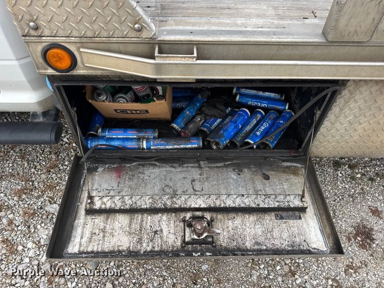 image for item DW6649 2012 Dodge 3500HD flatbed pickup truck