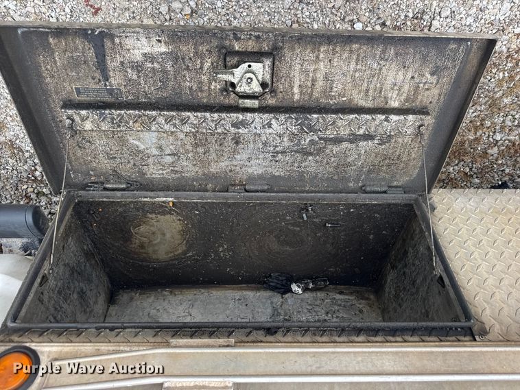 image for item DW6649 2012 Dodge 3500HD flatbed pickup truck