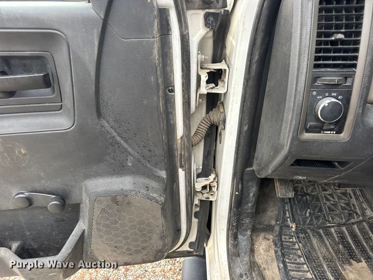 image for item DW6649 2012 Dodge 3500HD flatbed pickup truck