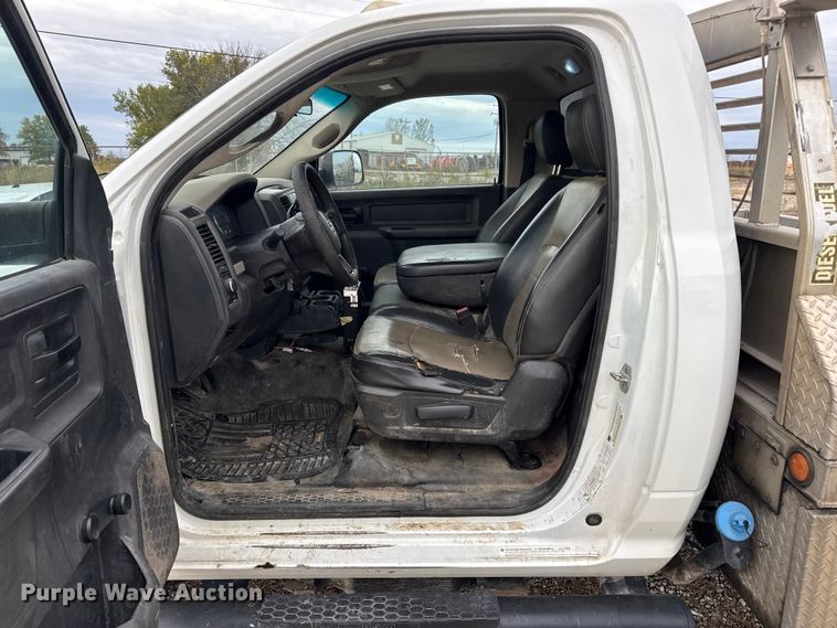 image for item DW6649 2012 Dodge 3500HD flatbed pickup truck