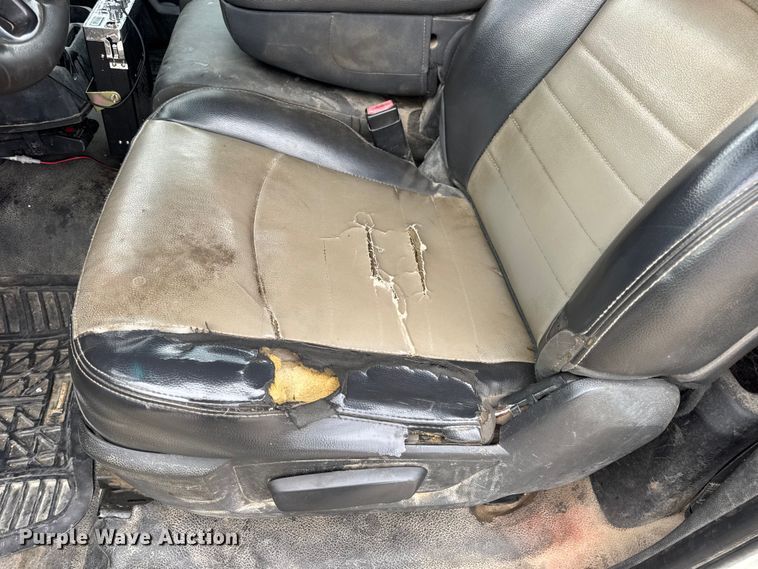 image for item DW6649 2012 Dodge 3500HD flatbed pickup truck