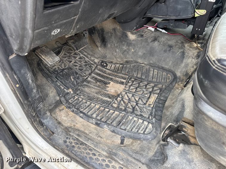 image for item DW6649 2012 Dodge 3500HD flatbed pickup truck