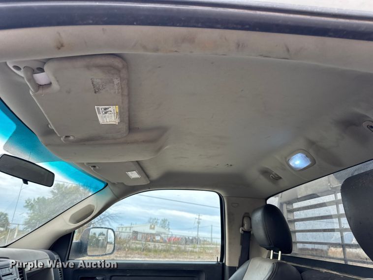 image for item DW6649 2012 Dodge 3500HD flatbed pickup truck