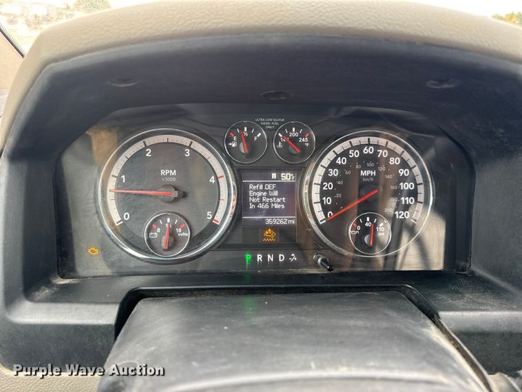 image for item DW6649 2012 Dodge 3500HD flatbed pickup truck