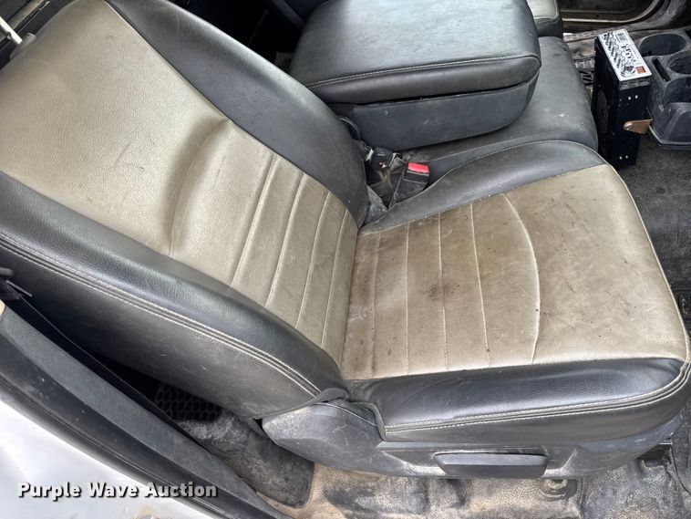 image for item DW6649 2012 Dodge 3500HD flatbed pickup truck