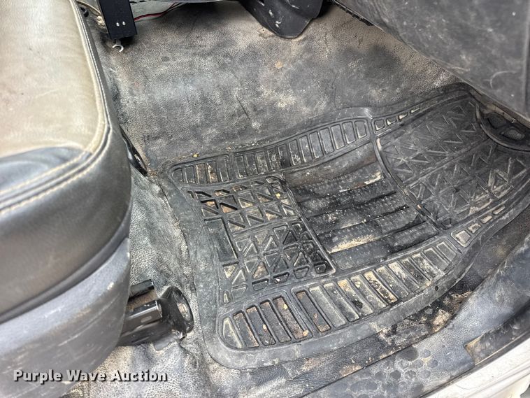 image for item DW6649 2012 Dodge 3500HD flatbed pickup truck