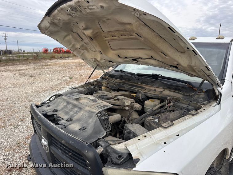 image for item DW6649 2012 Dodge 3500HD flatbed pickup truck