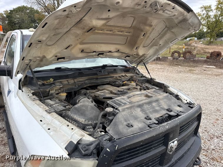 image for item DW6649 2012 Dodge 3500HD flatbed pickup truck