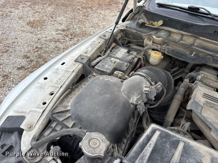 image for item DW6649 2012 Dodge 3500HD flatbed pickup truck