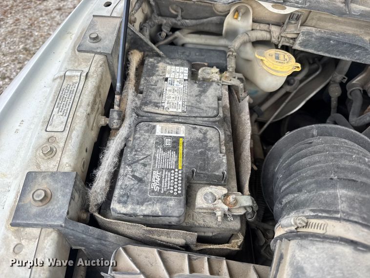 image for item DW6649 2012 Dodge 3500HD flatbed pickup truck