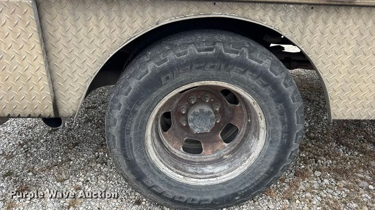 image for item DW6649 2012 Dodge 3500HD flatbed pickup truck