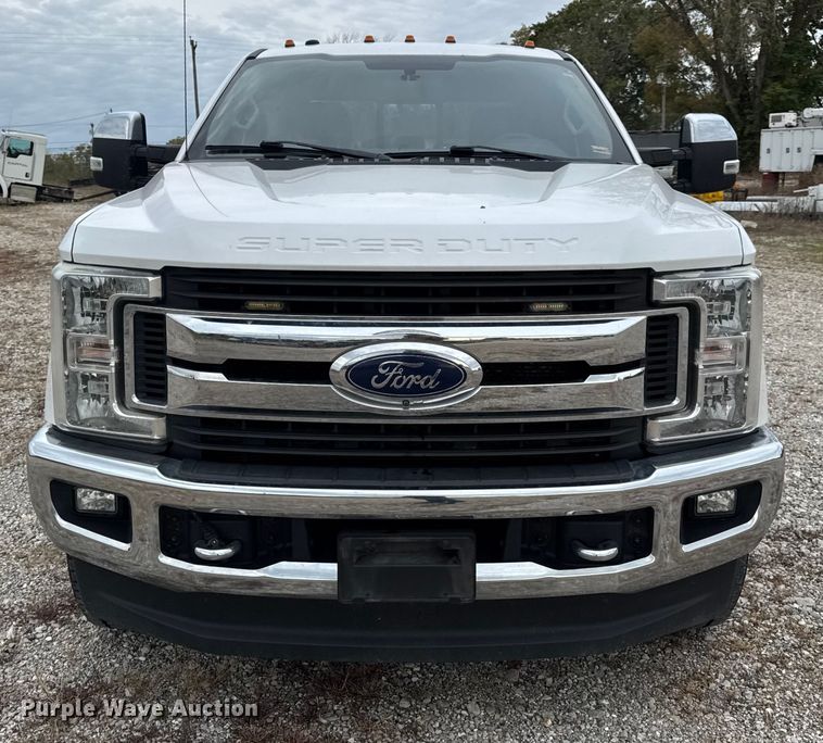 image for item DW6651 2019 Ford F250 Crew Cab pickup truck