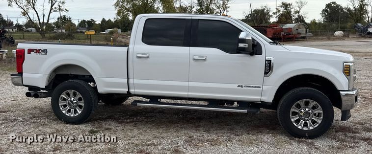 image for item DW6651 2019 Ford F250 Crew Cab pickup truck