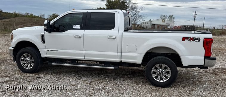 image for item DW6651 2019 Ford F250 Crew Cab pickup truck