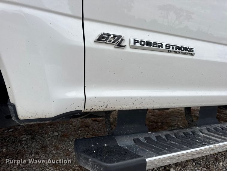 image for item DW6651 2019 Ford F250 Crew Cab pickup truck