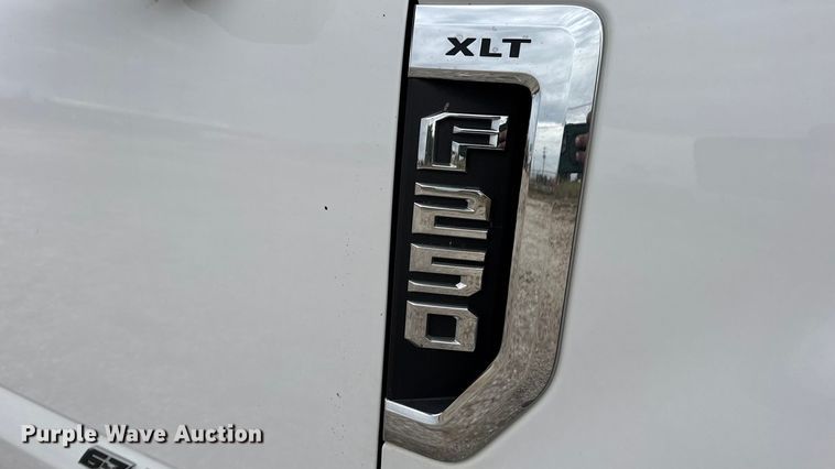 image for item DW6651 2019 Ford F250 Crew Cab pickup truck