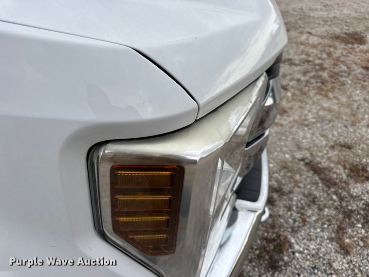 image for item DW6651 2019 Ford F250 Crew Cab pickup truck