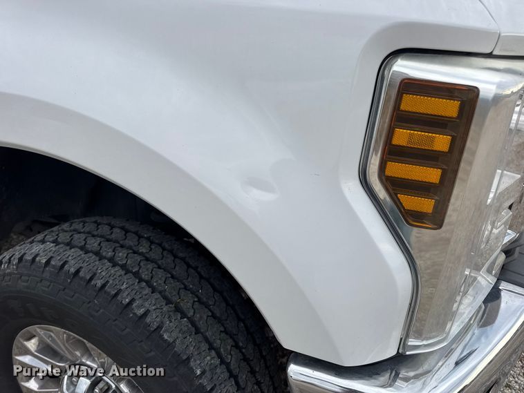 image for item DW6651 2019 Ford F250 Crew Cab pickup truck