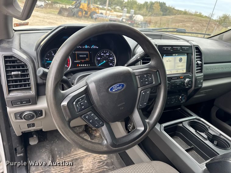 image for item DW6651 2019 Ford F250 Crew Cab pickup truck