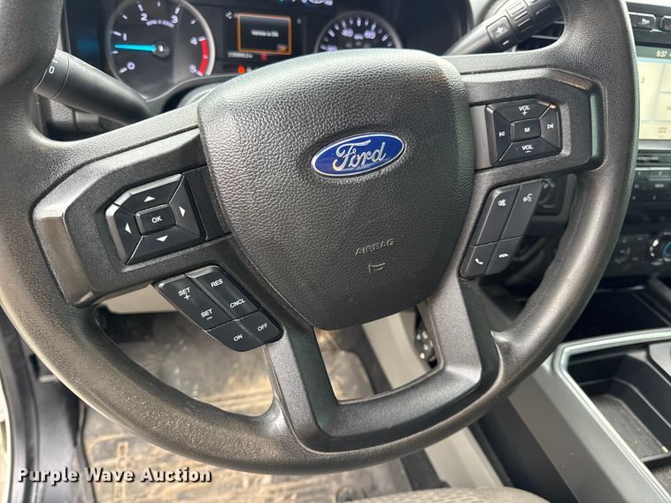 image for item DW6651 2019 Ford F250 Crew Cab pickup truck