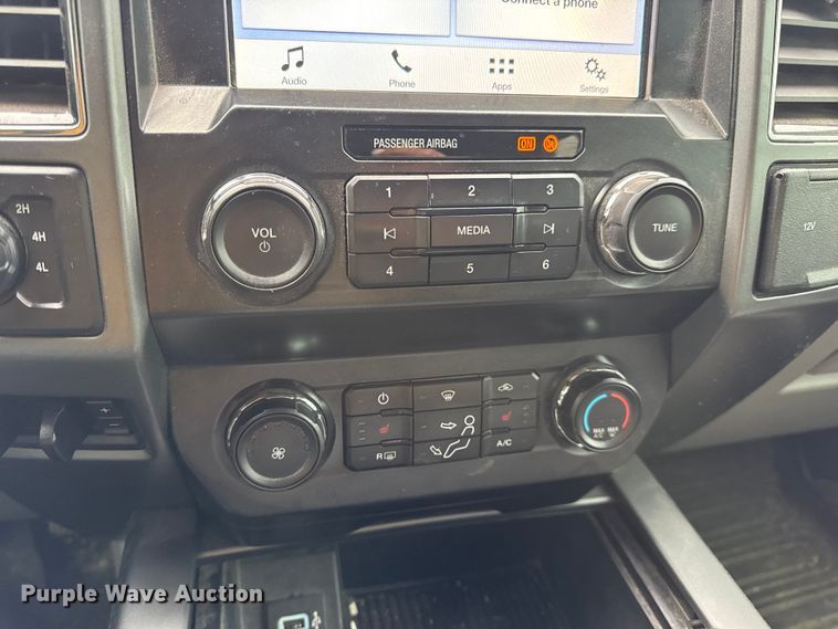 image for item DW6651 2019 Ford F250 Crew Cab pickup truck