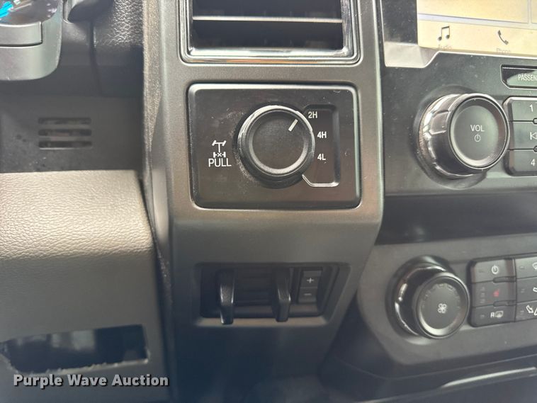 image for item DW6651 2019 Ford F250 Crew Cab pickup truck