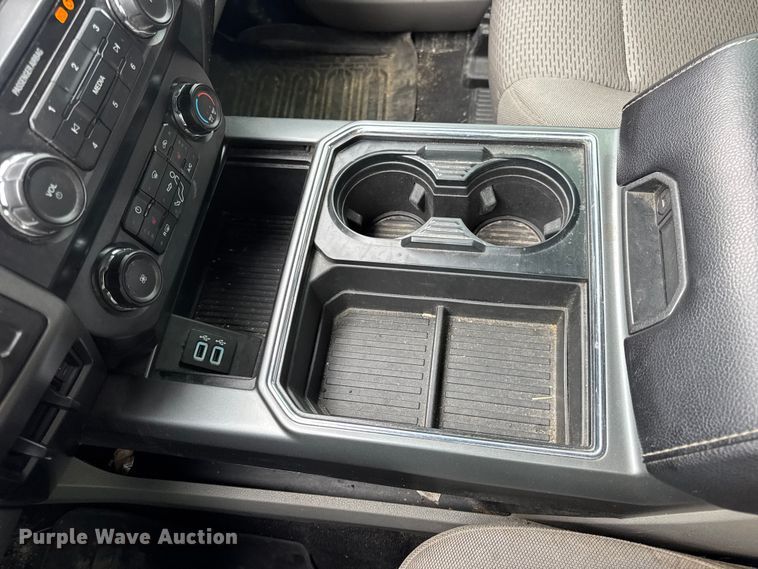 image for item DW6651 2019 Ford F250 Crew Cab pickup truck