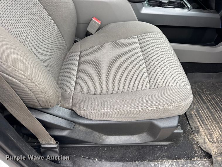 image for item DW6651 2019 Ford F250 Crew Cab pickup truck