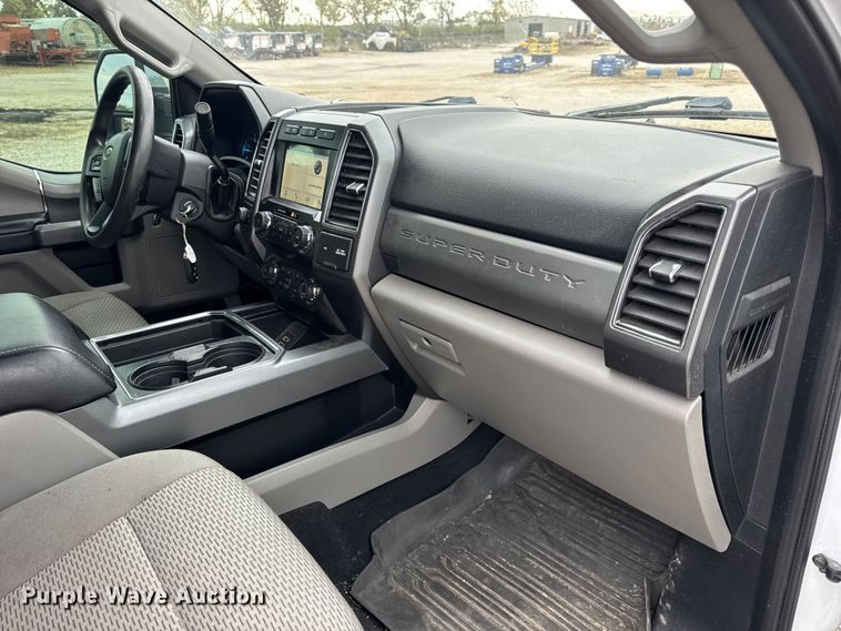 image for item DW6651 2019 Ford F250 Crew Cab pickup truck