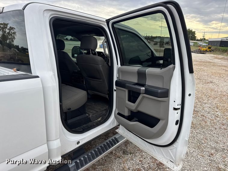 image for item DW6651 2019 Ford F250 Crew Cab pickup truck