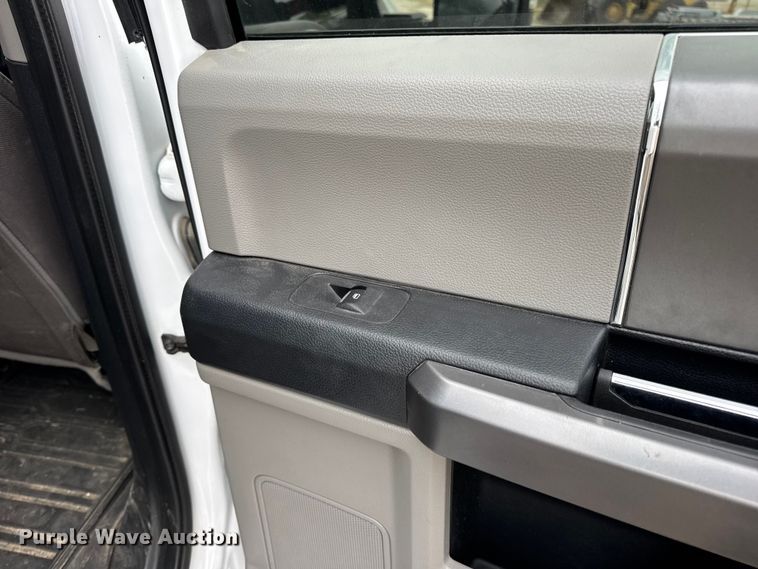 image for item DW6651 2019 Ford F250 Crew Cab pickup truck