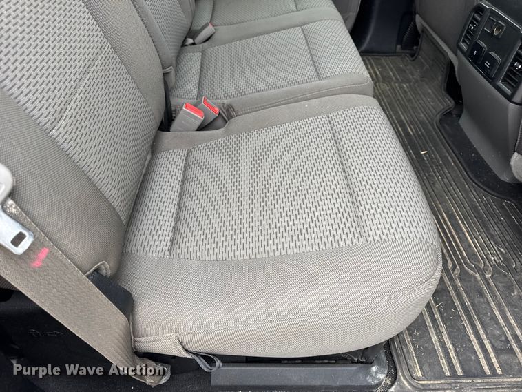 image for item DW6651 2019 Ford F250 Crew Cab pickup truck