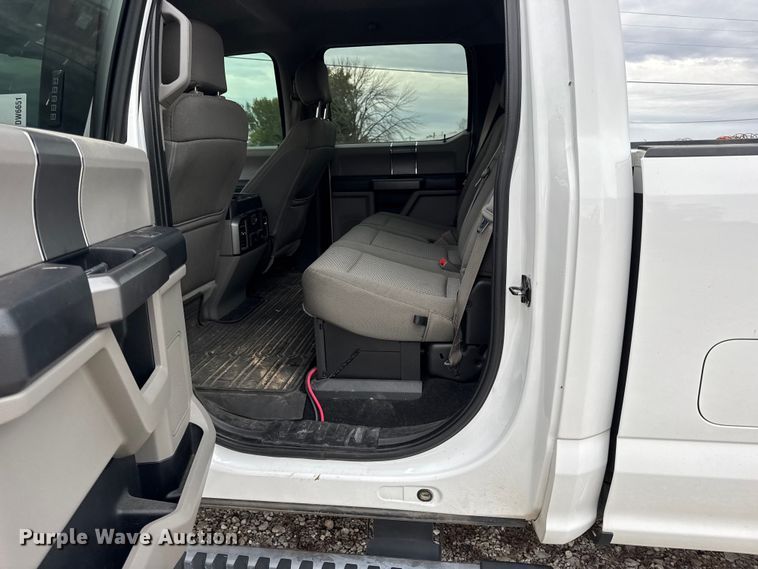 image for item DW6651 2019 Ford F250 Crew Cab pickup truck