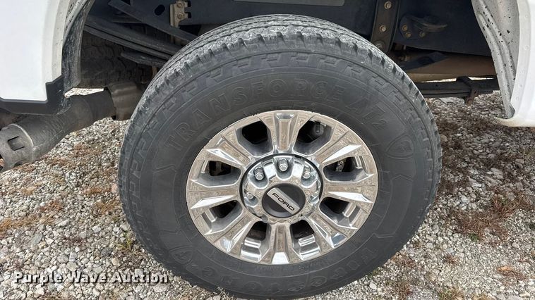 image for item DW6651 2019 Ford F250 Crew Cab pickup truck