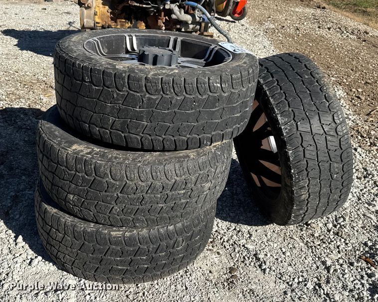 image for item DW6672 Tires and wheels