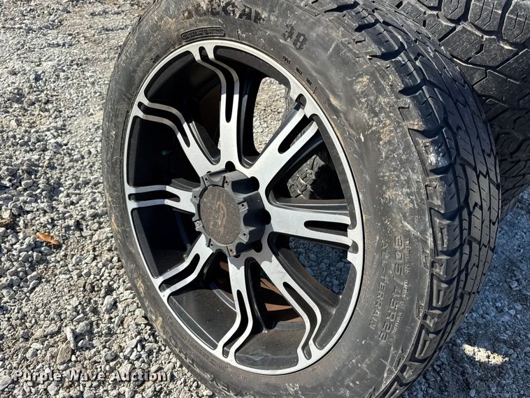 image for item DW6672 Tires and wheels