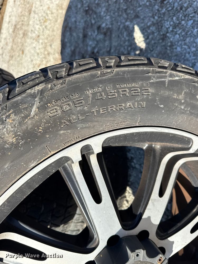 image for item DW6672 Tires and wheels