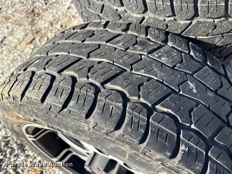 image for item DW6672 Tires and wheels