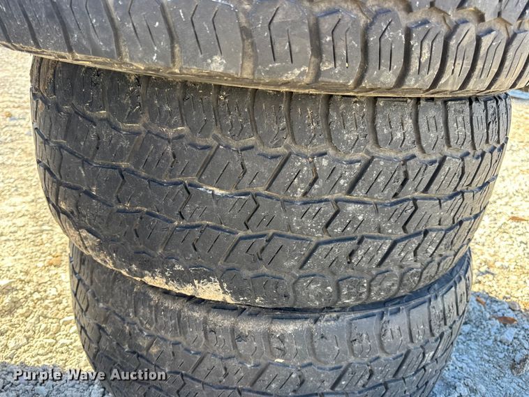 image for item DW6672 Tires and wheels