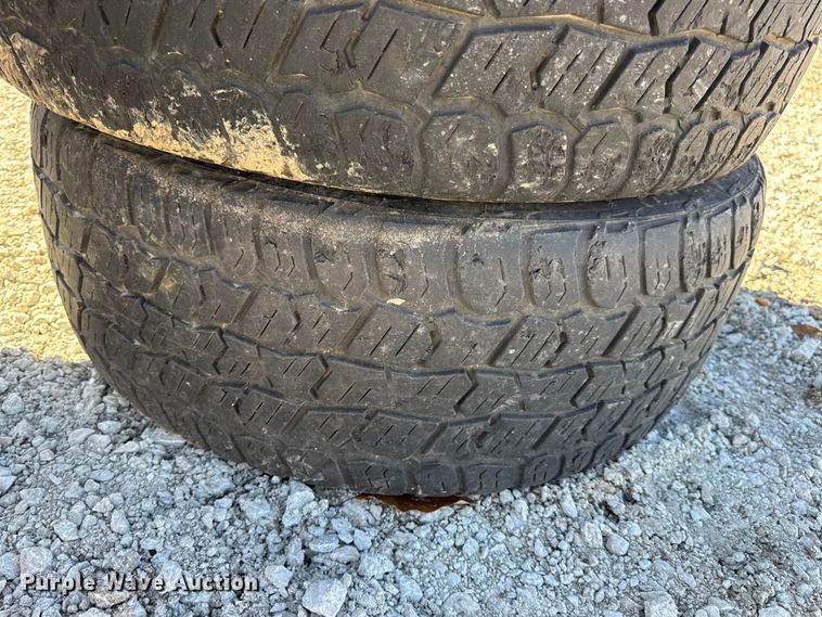 image for item DW6672 Tires and wheels