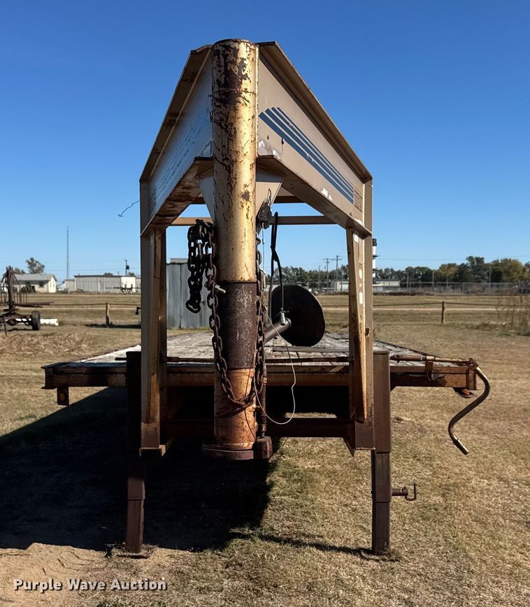 image for item DW6756 1999 Titan 3F3808 equipment trailer